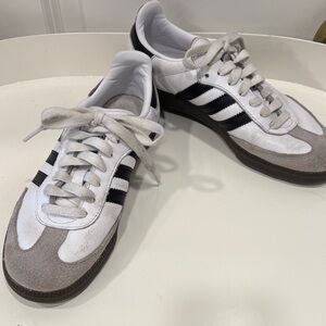 GUC Adidas Samba White and Black Sneakers with Gray  Suede Details